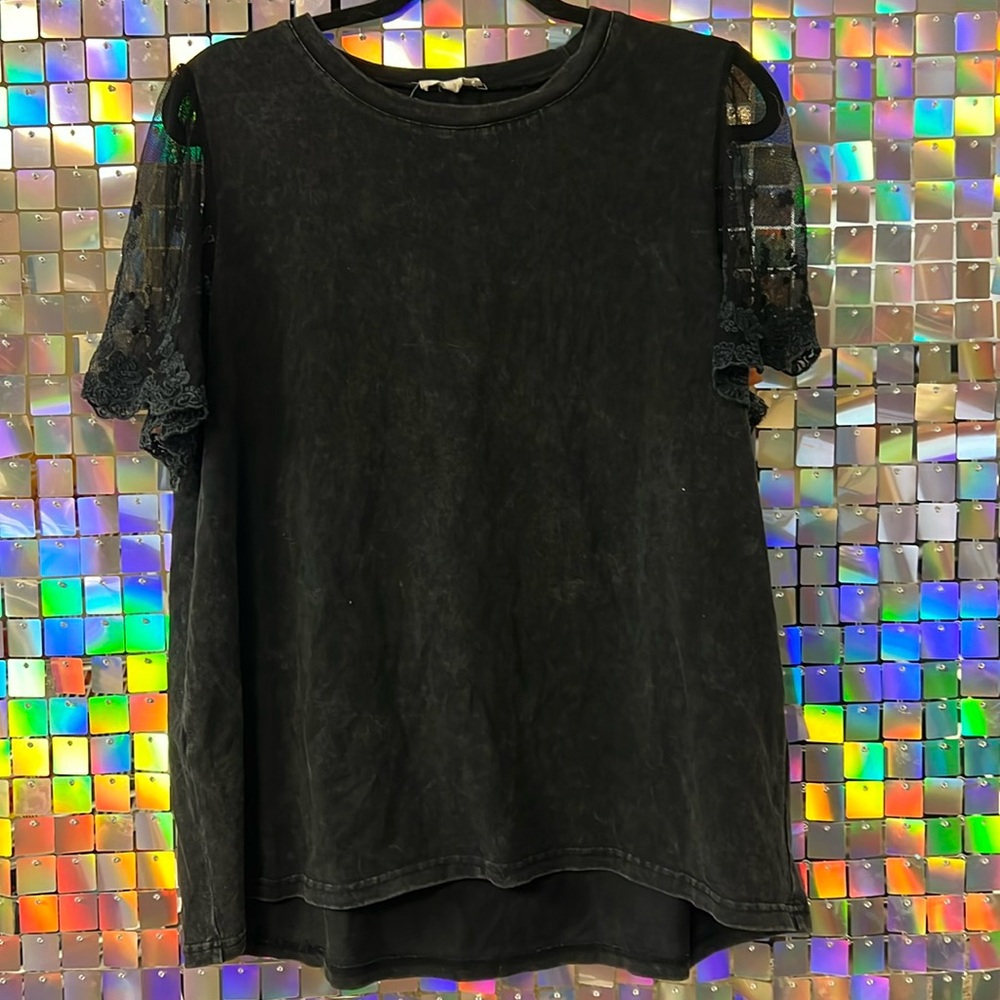 ODDY black tshirt with lace